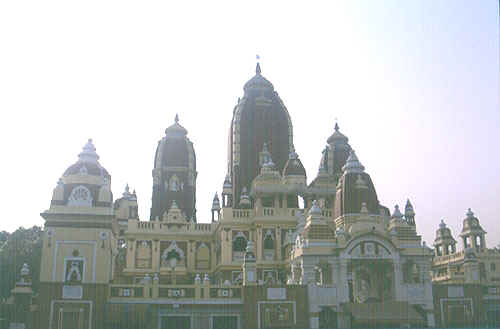 hindu temple delhi2.jpg (37287 bytes)