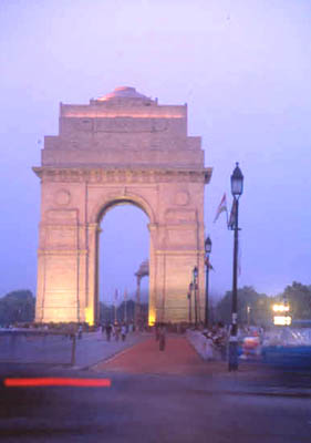 indian gate.jpg (19347 bytes)